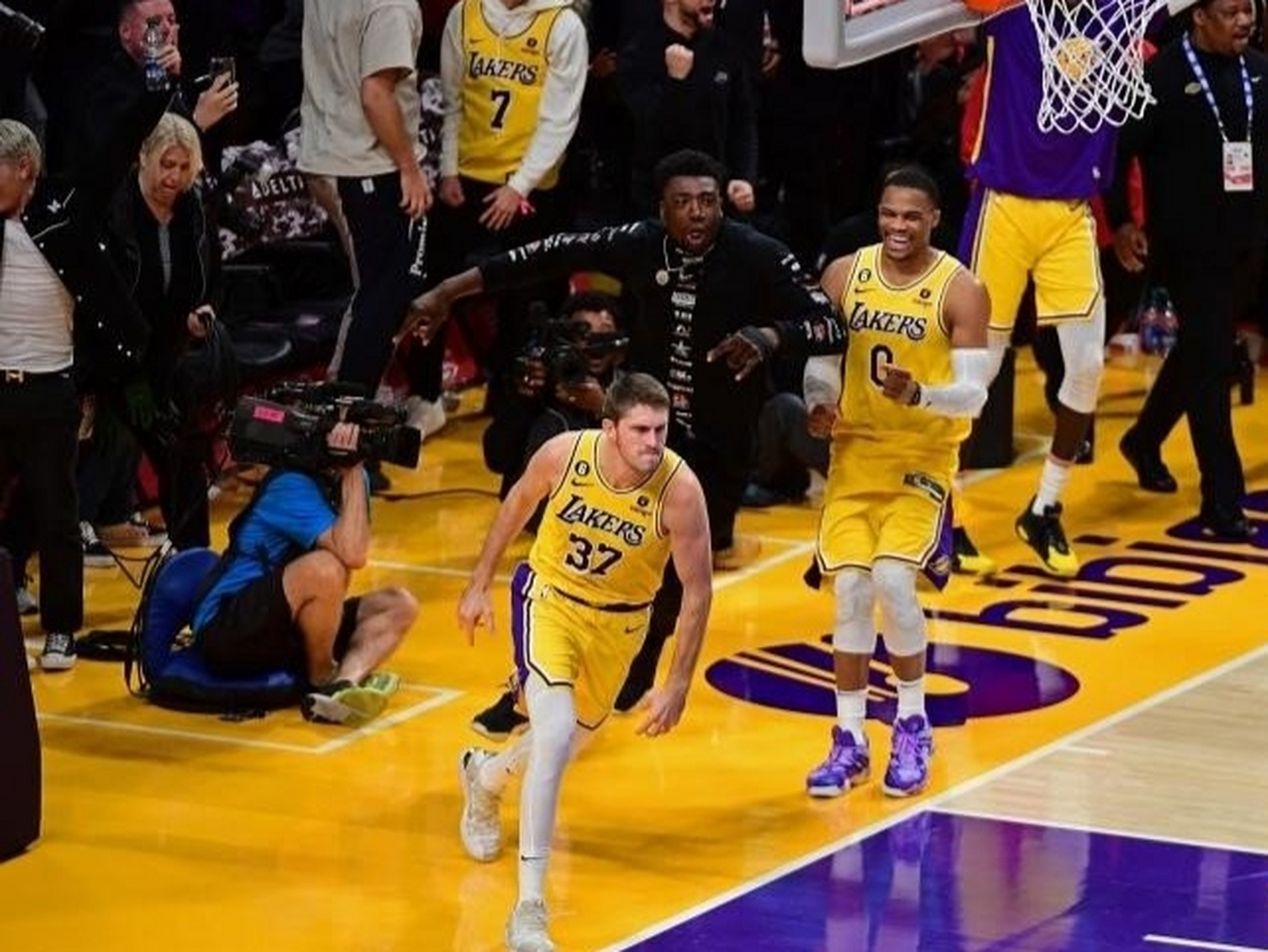 教你看懂NBA的签换合同 