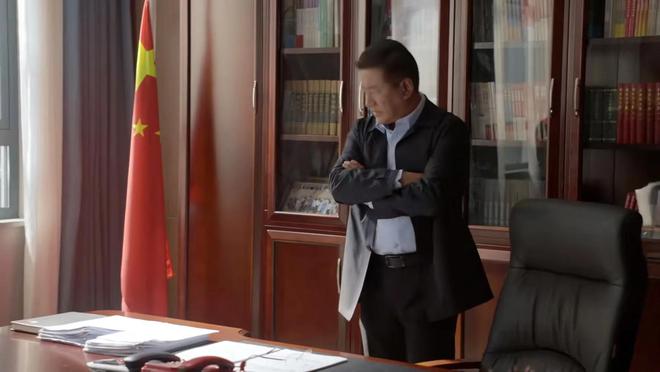 《战队换人风波：赛场之外的博弈》的简单介绍