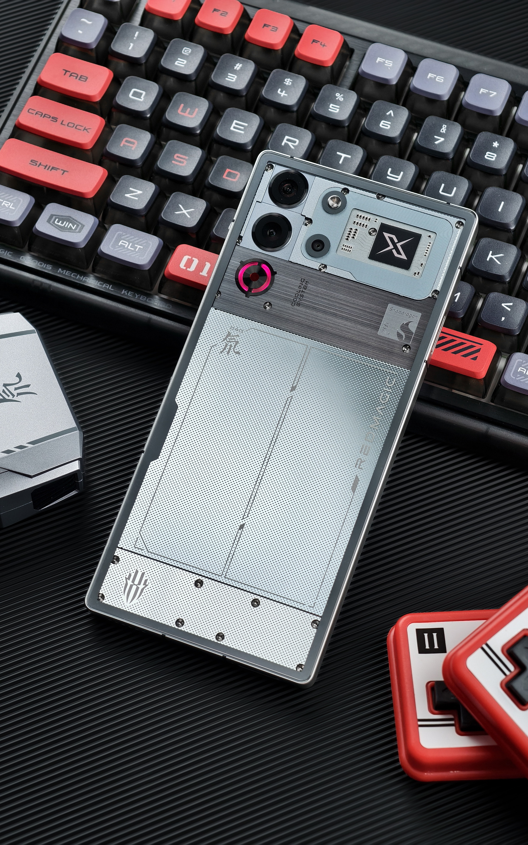 关于电竞手机对比：红魔9SProvsROGPhone8，谁更强？的信息