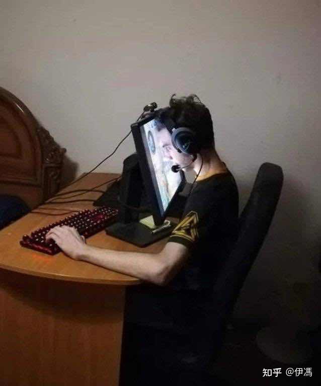 《电竞名场面表情包合集，你最爱哪一张？》 