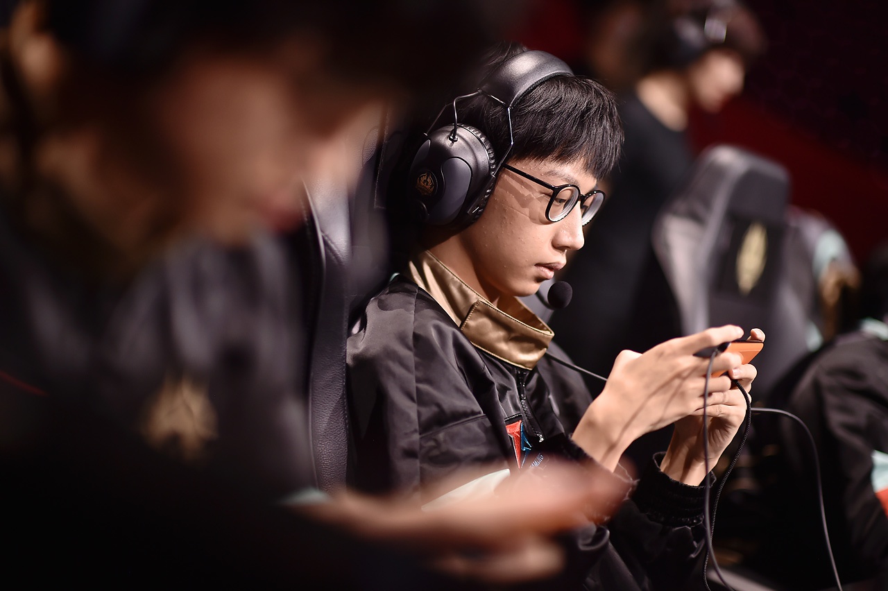 《电竞与传统体育的相似与不同》 《电竞与传统体育的相似与不同》