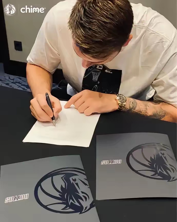 东契奇与知名品牌签10年2亿代言合同 