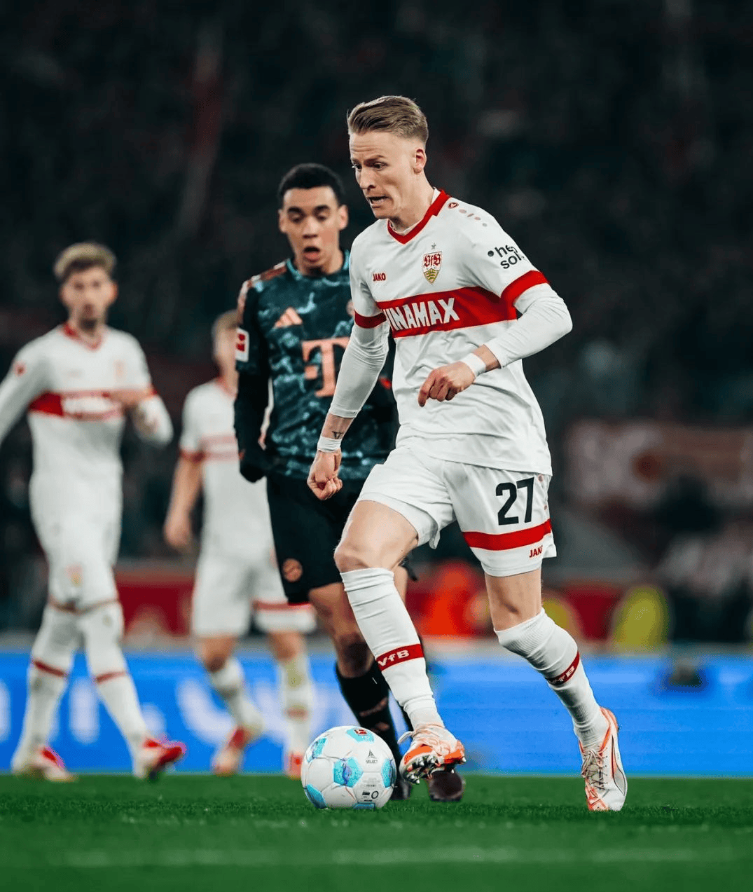 “德甲对抗赛：关键比赛的心理与战术分析！” 