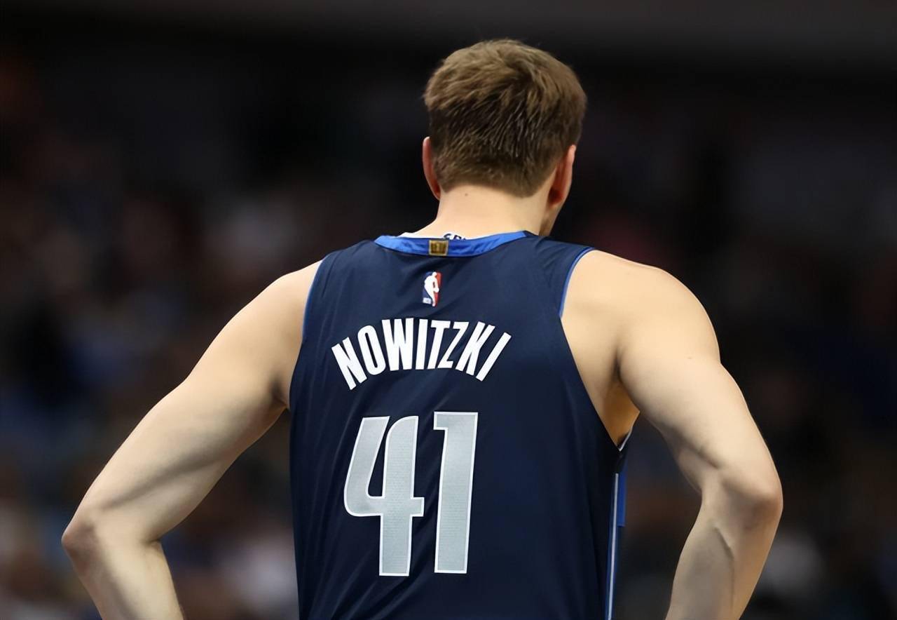 诺维茨基雕像揭幕，独行侠永久致敬传奇的简单介绍