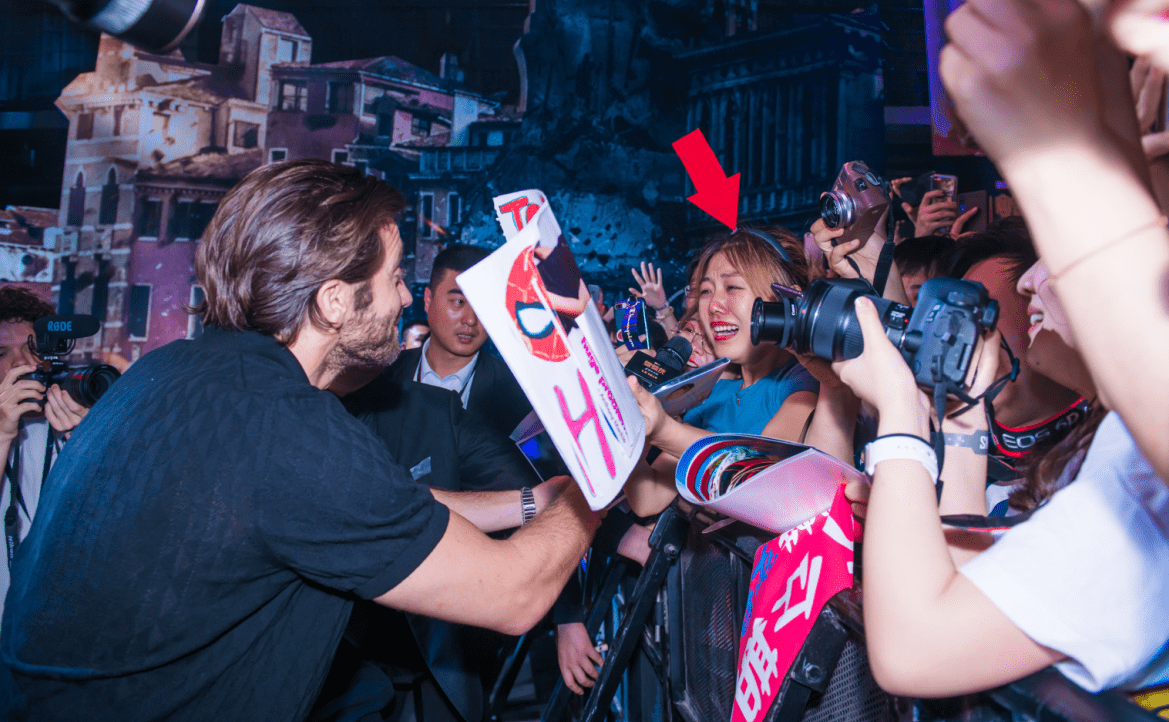 足球旅游：追随主队远征的狂热粉丝 