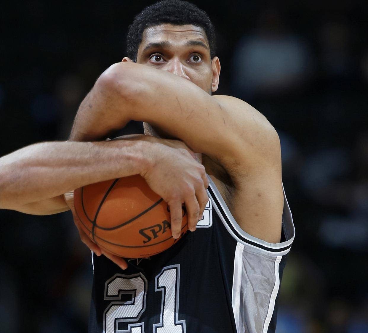 邓肯vs加内特谁更强？美媒引发世纪辩论 